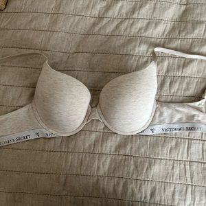 SOLD 
Victoria’s Secret push-up bra